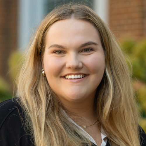 Katie Field headshot