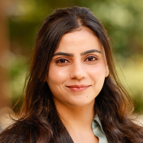 Head shot of Jasgeet Kour